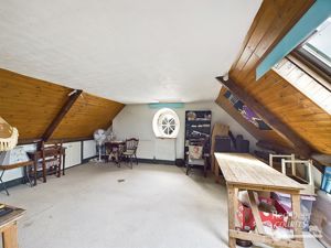 Bedroom 4- click for photo gallery